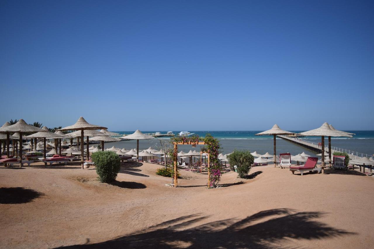 Comfortable Studio In Hotel Karma With Private Beach And Pools Family Only Or Female Gurdaka Kültér fotó