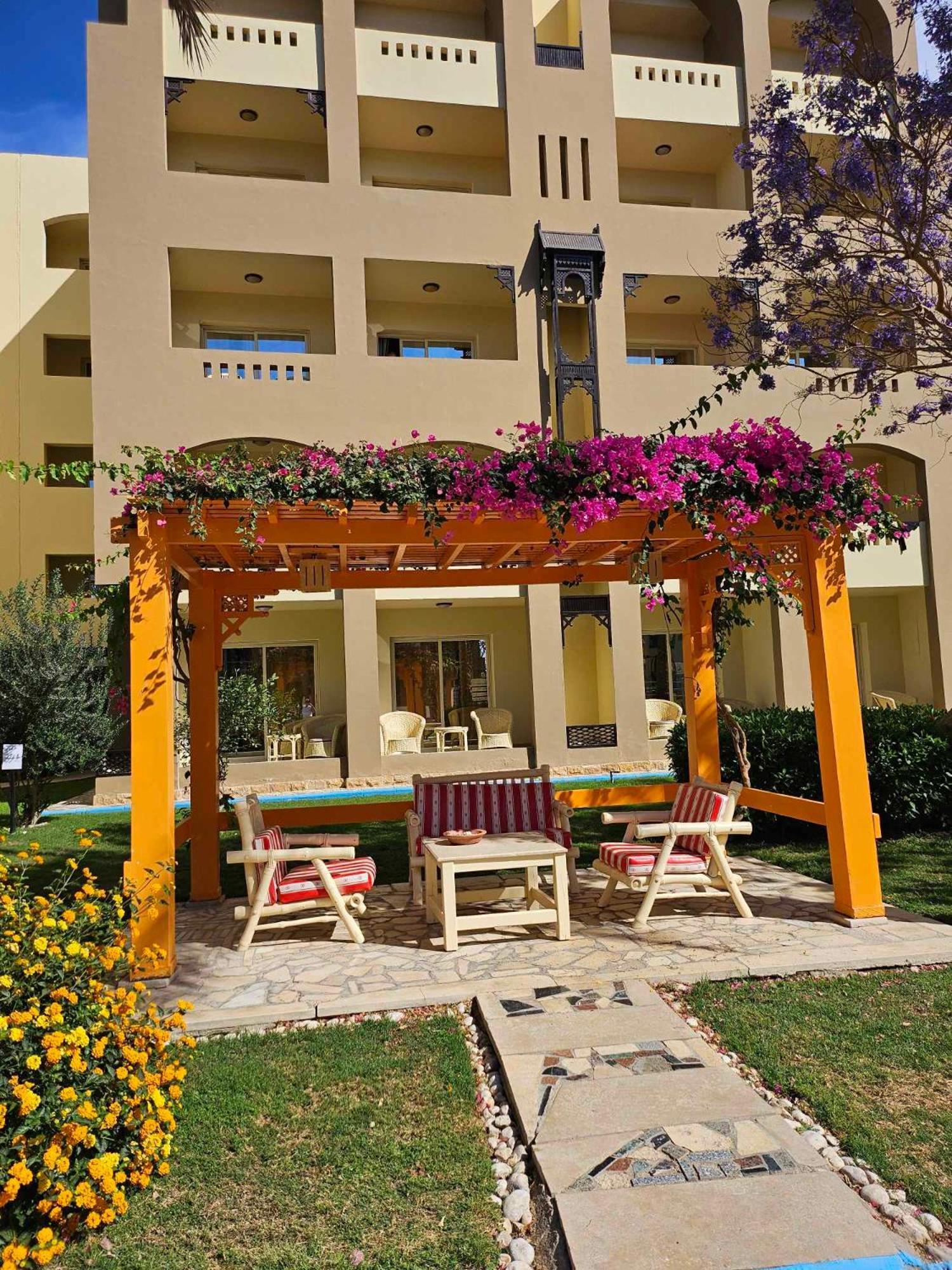Comfortable Studio In Hotel Karma With Private Beach And Pools Family Only Or Female Gurdaka Kültér fotó