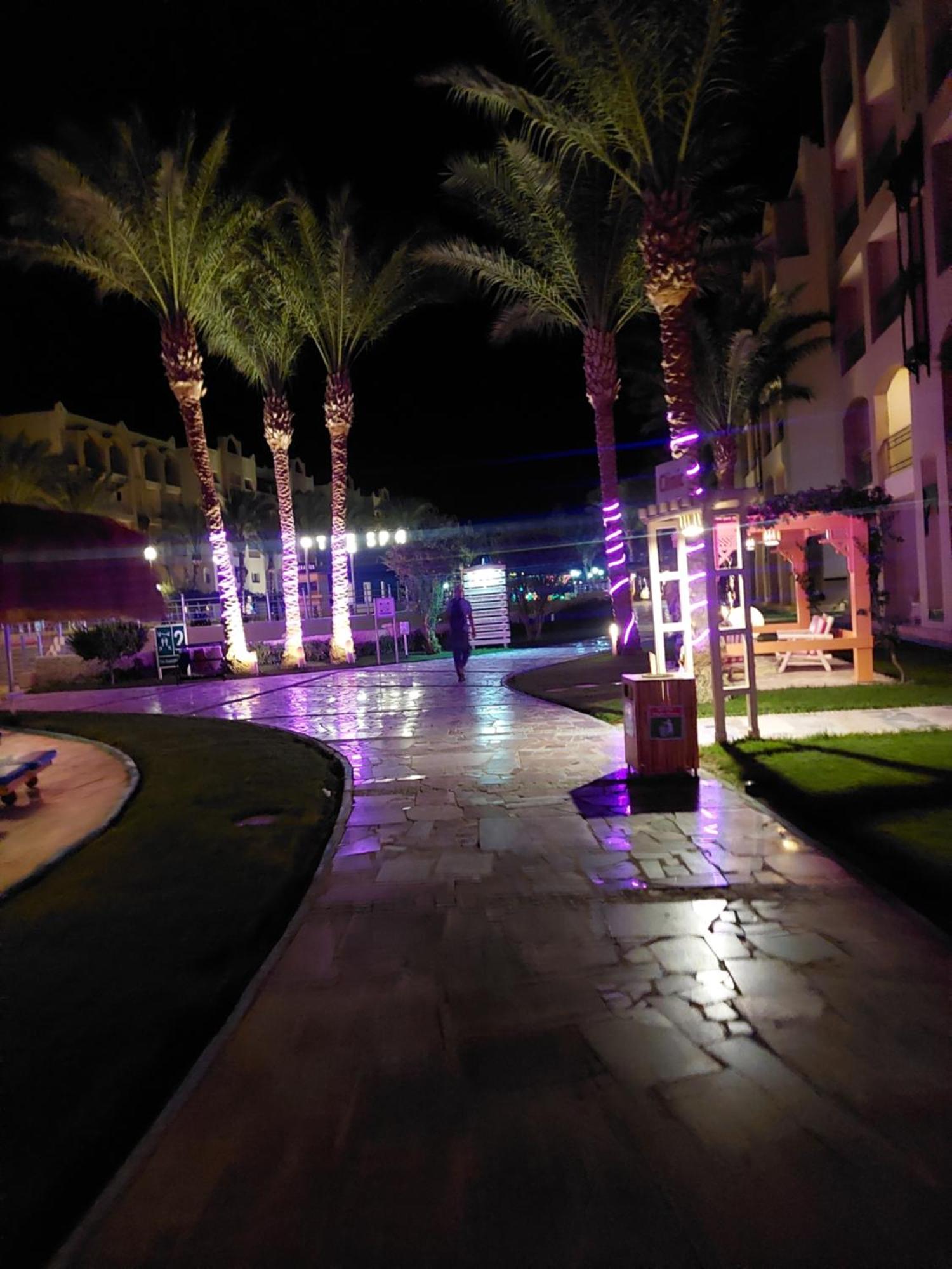 Comfortable Studio In Hotel Karma With Private Beach And Pools Family Only Or Female Gurdaka Kültér fotó