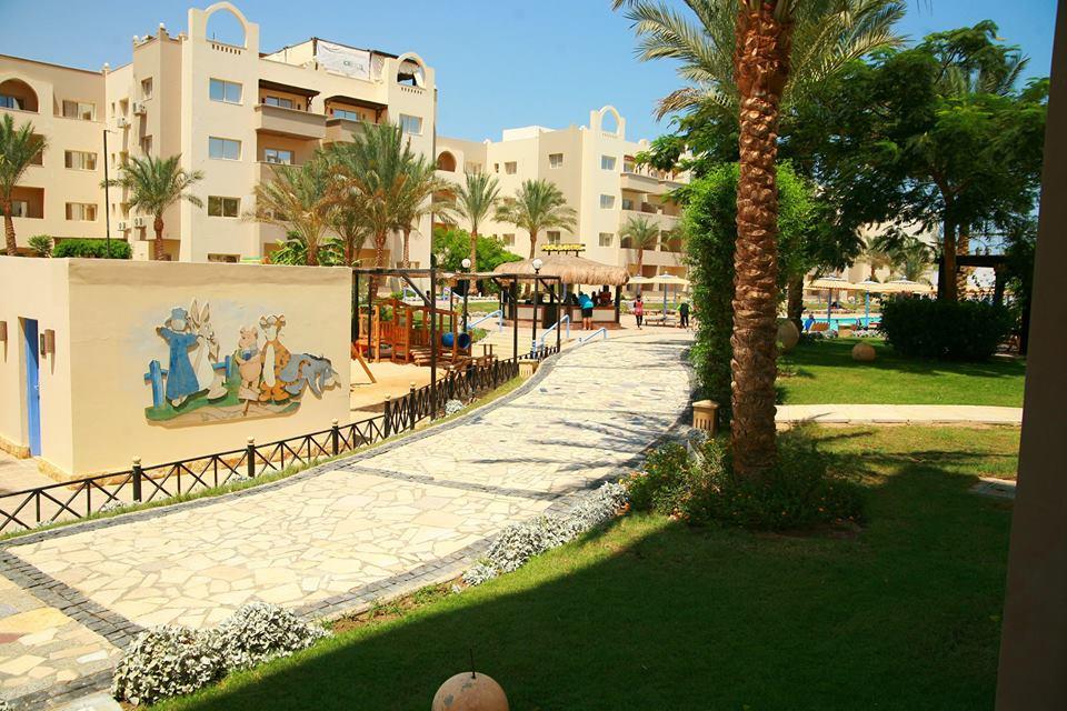 Comfortable Studio In Hotel Karma With Private Beach And Pools Family Only Or Female Gurdaka Kültér fotó